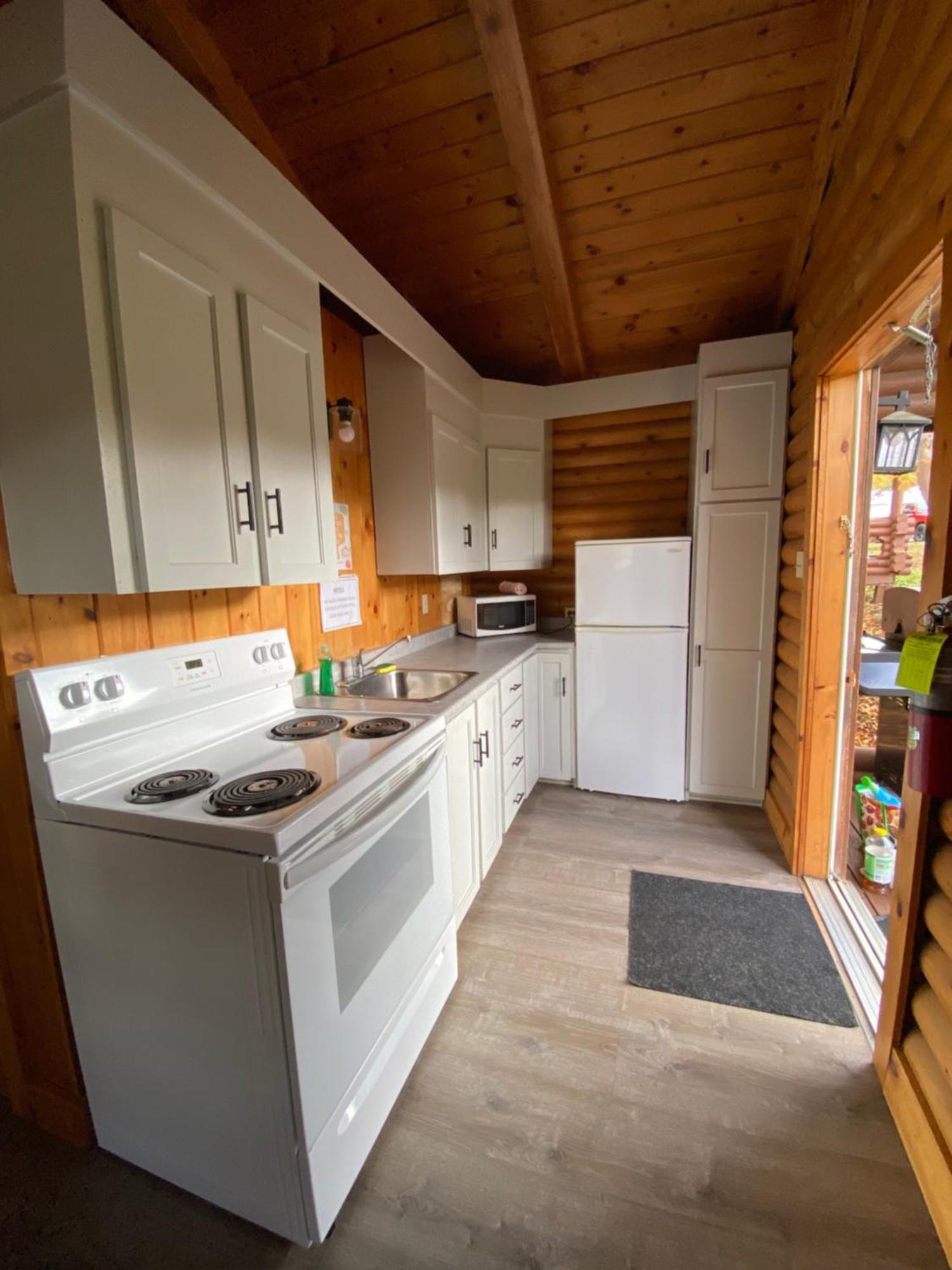 Adventures East Cottages And Campground Baddeck Inlet Buitenkant foto